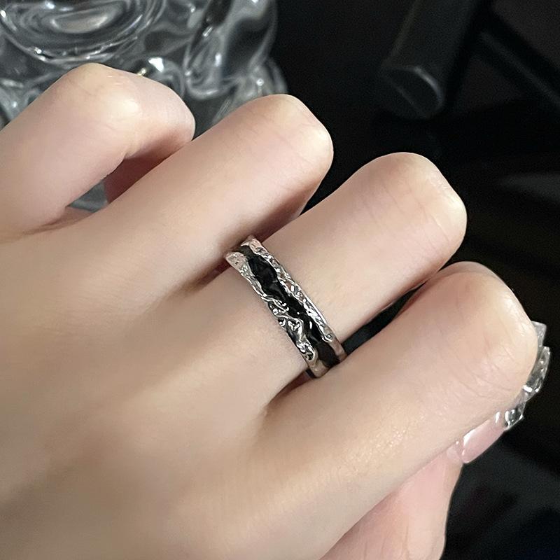 Dark Snake Personality Vintage French Irregular Folds Advanced Sense Cold Wind Opening Ring Female