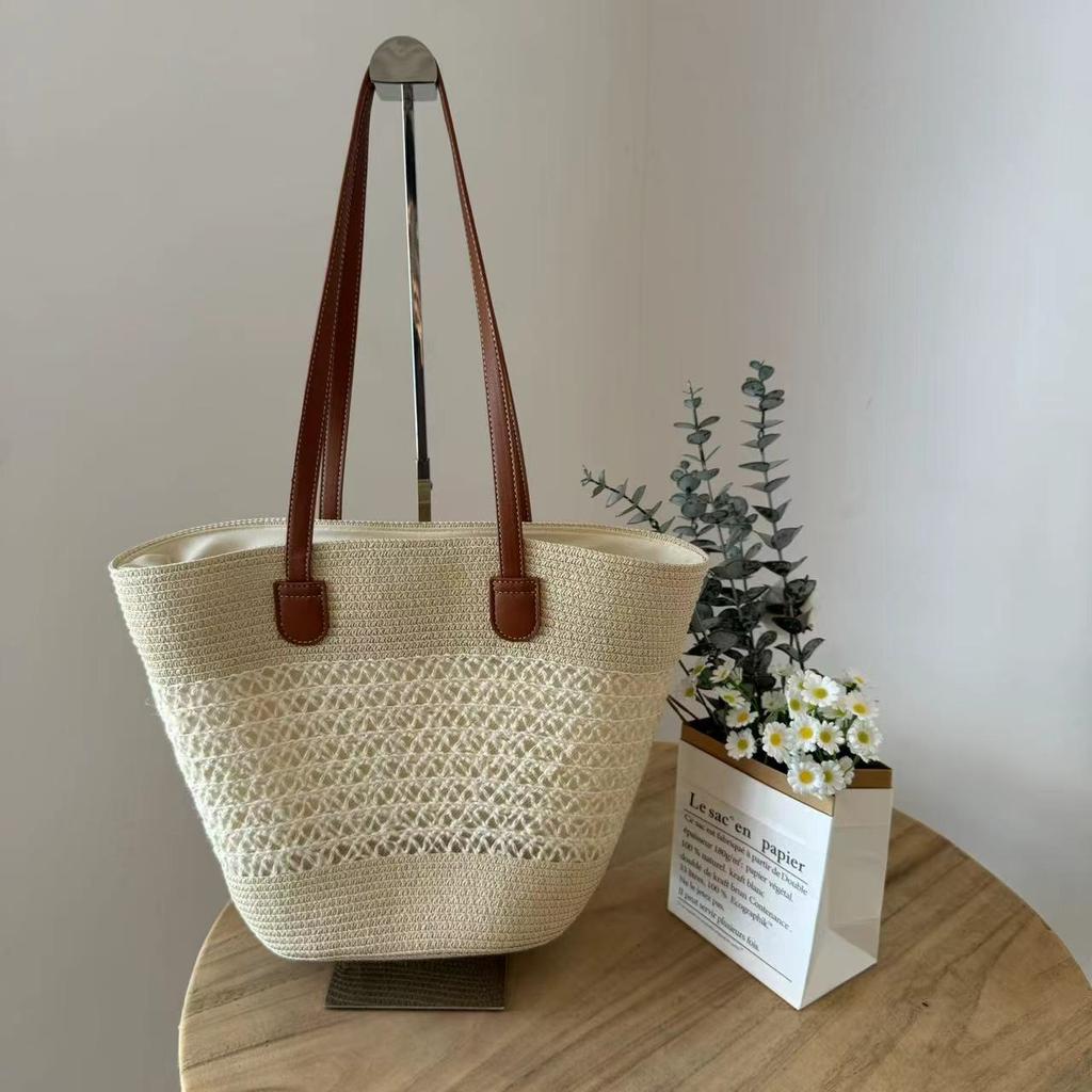 2025 summer new large-capacity retro literary and artistic fan woven shoulder portable women's bag fashionable striped straw bag