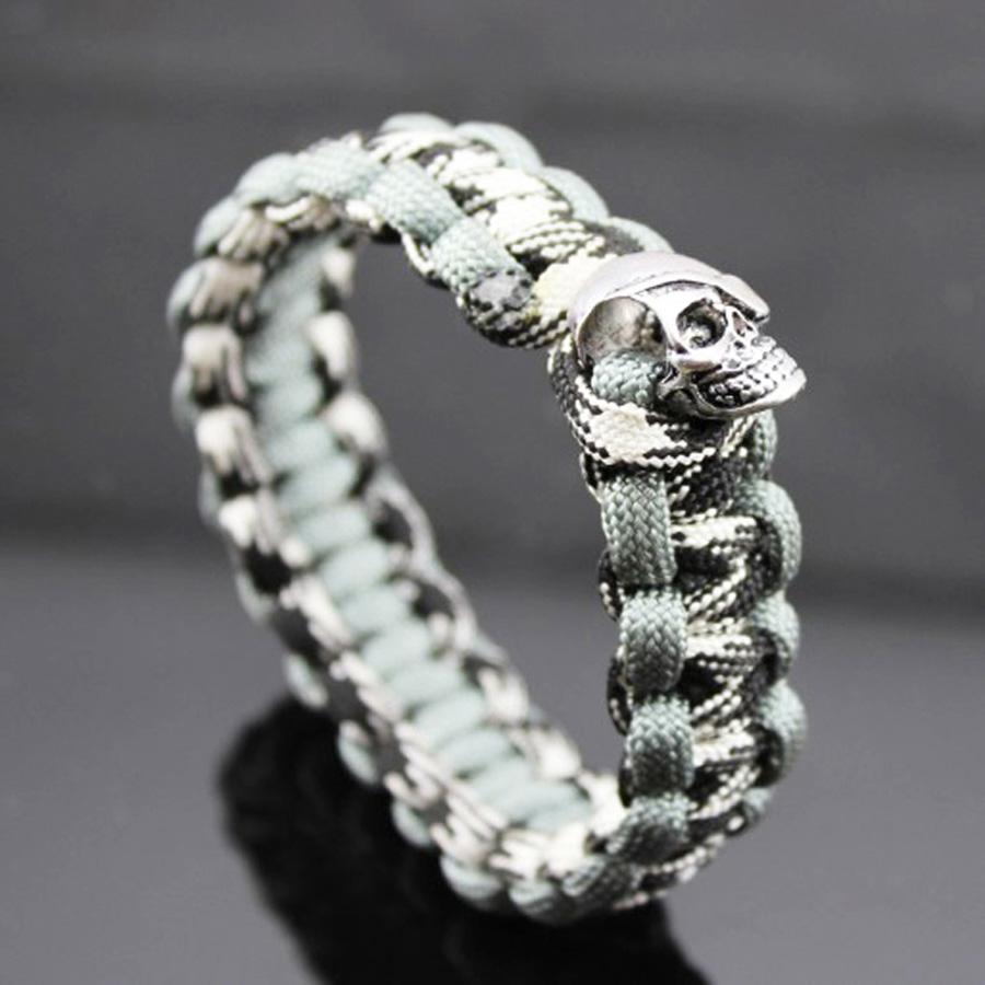 Braccialetti Bangle di Sopravvivenza in Paracord da Esterno Uomo Tono Argento Braccialetto da Polso con Corda Teschio Campeggio Escursionismo Braccialetto con Fibbia di Emergenza Gioielli
