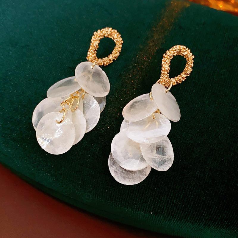 Luxuriöse Temperament Muschel Quasten Ohrringe Elegante Geometrische Hängende Tropfen Dangle Ohrringe Für Frauen Mädchen Mode Ohrschmuck