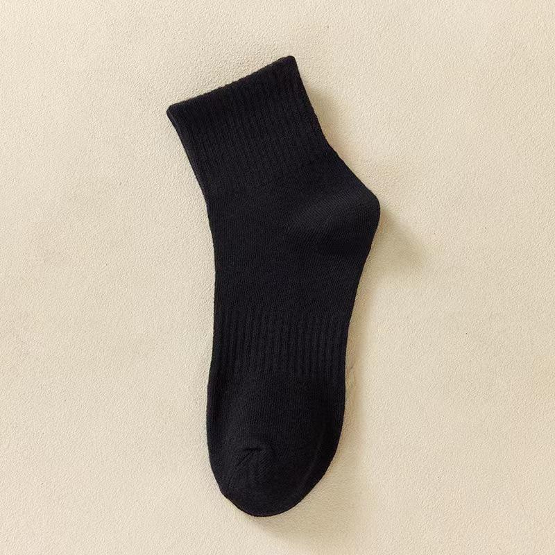 Breathable Sweat-Absorbent Unisex Mid-Tube Solid Color Socks - Black & White
