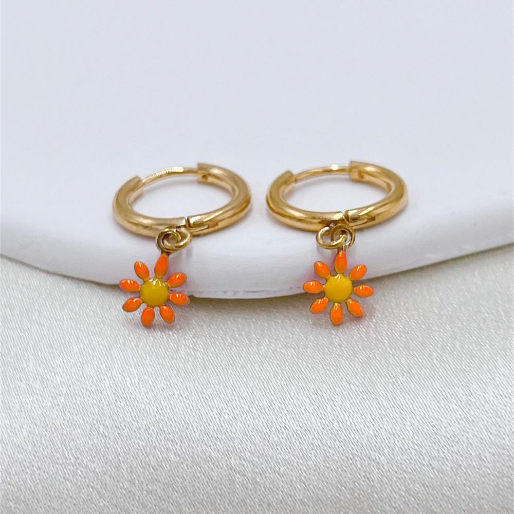Korean and Japanese-Inspired Colorful Daisy Earrings: Simple Titanium Steel Design for Women