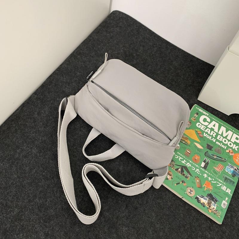 New Stylish Simple Versatile Women's Messenger Bag Travel Leisure Sports Cycling Breast Bag College Style Small Bag