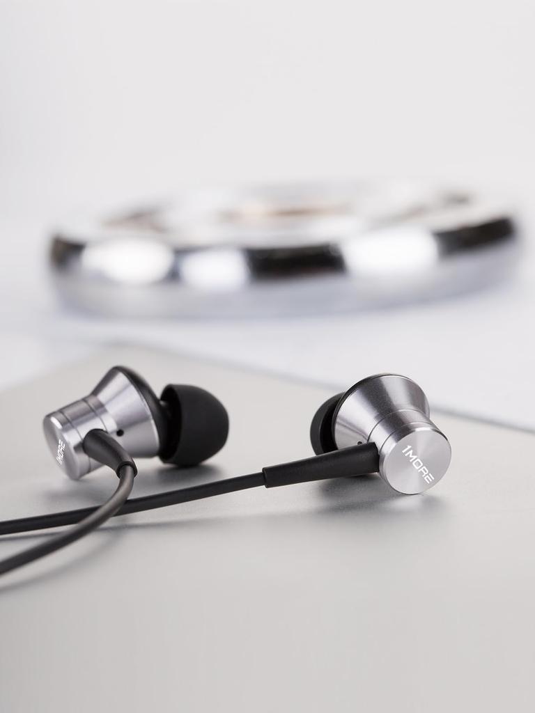 1MORE P10 Type-C Wired Earphones Deep Bass Remote Mic Silver High Sound Isolation