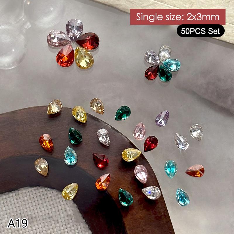 50 Stück Mehrfarbige Mini-Wassertropfen Zirkon Nail Art Strasssteine 3D Flachboden Kristallsteine Maniküre Dekoration