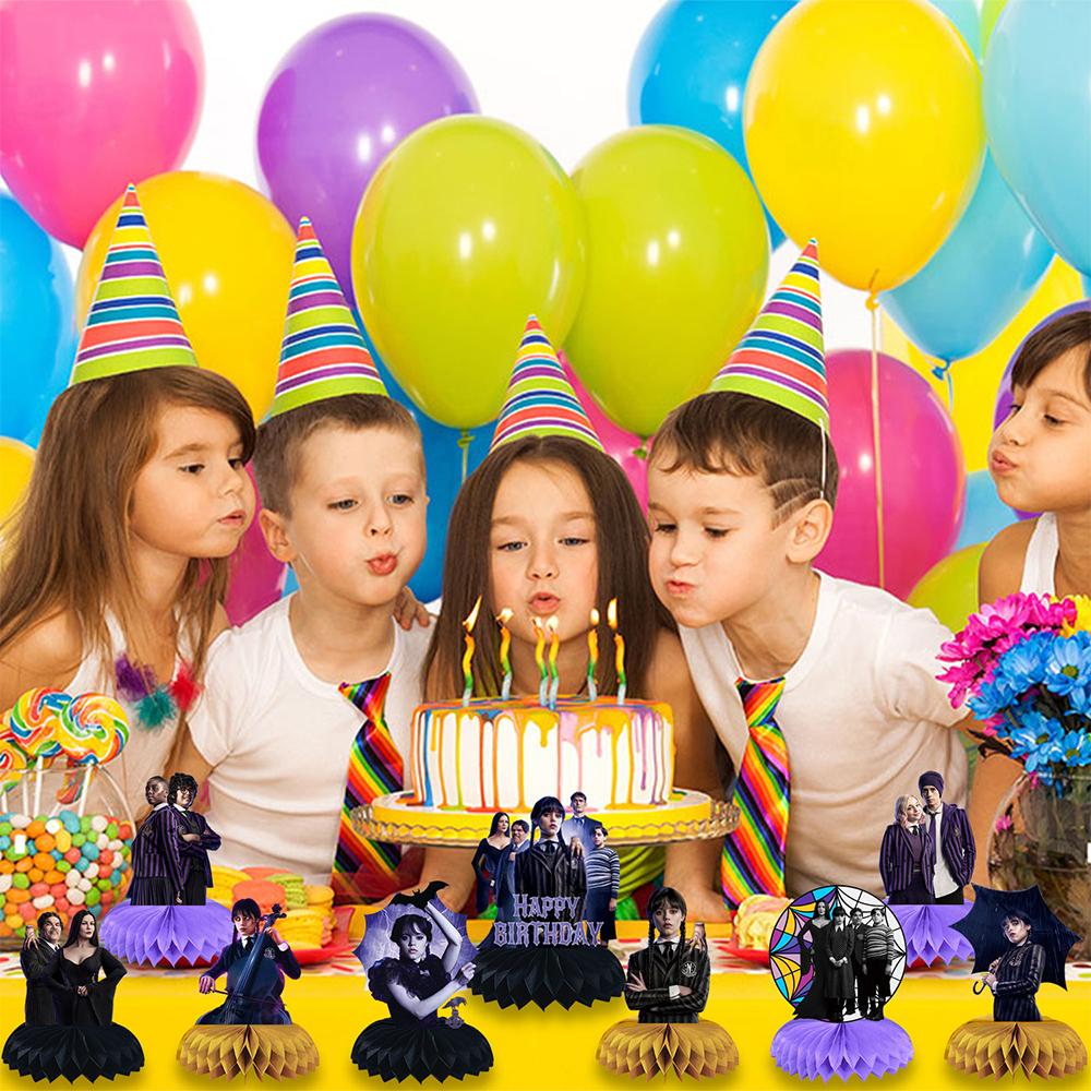 9 Stück Mittwoch Party Dekorationen TV-Show Waben-Mittelstücke für Party