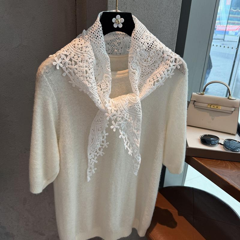 Korean Lace Crochet Hollow Triangle Scarf Women'S Summer Thin Versatile Literary Stacking Fart Curtain Decorative Small Shawl