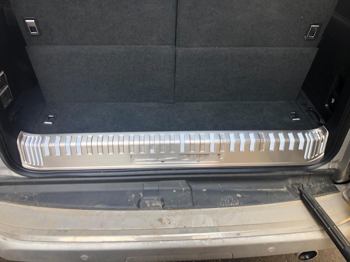 

Накладка на задній внутрішній поріг (для 7 місний) для Toyota Land Cruiser Prado 150