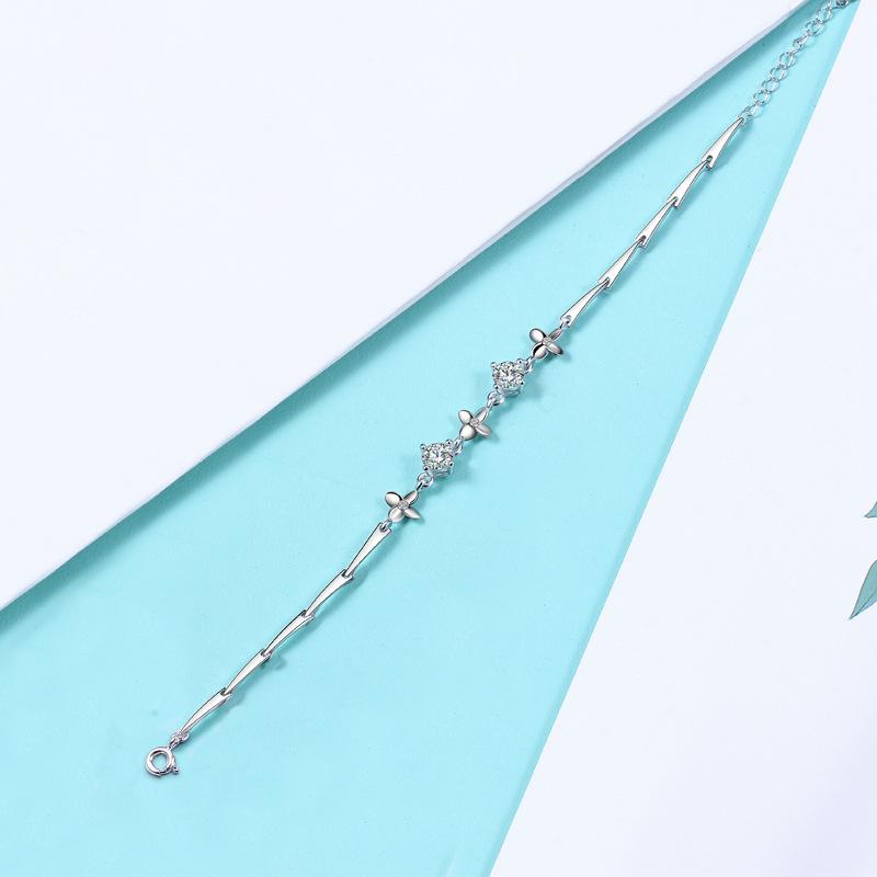 Jewelry Four-Leaf Clover Bracelet Korean Version Simple Bracelet Compact Fresh And Fashionable Girlfriend Gift