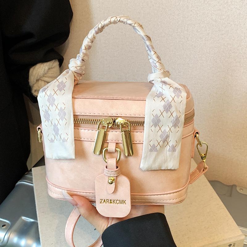 Korean silk scarf portable small bag women's 2025 new foreign style niche design box bag versatile shoulder messenger bag