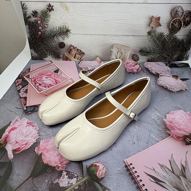 Fashion Fashion Strange Toe Footwear Shallow Flats Mary Janes Shoes For Women 2025 New Female Buckle Strap Ladies Flats Lolita Shoes