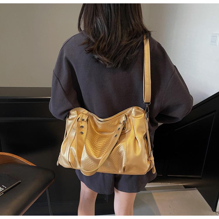 Retro European & American Shoulder Bag: Versatile, Stylish, Casual Handbag for Everyday Commute