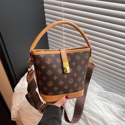 Light Luxury Bucket Bag, High-end Exquisite Women's Bag, Messenger Bag, Versatile and Fashionable Portable Shoulder Bag.
