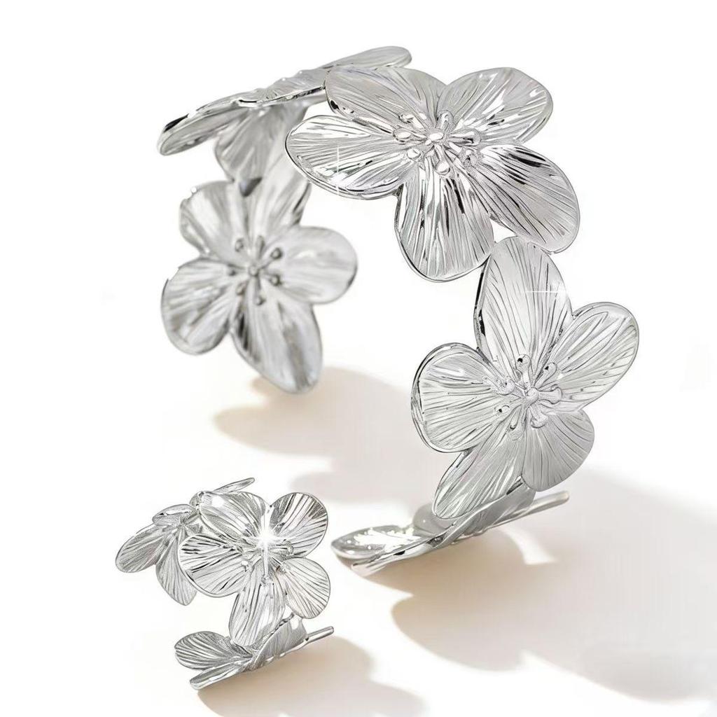 Elegant 2-Piece Flower Bracelet and Ring Set: Adjustable, Textured Design