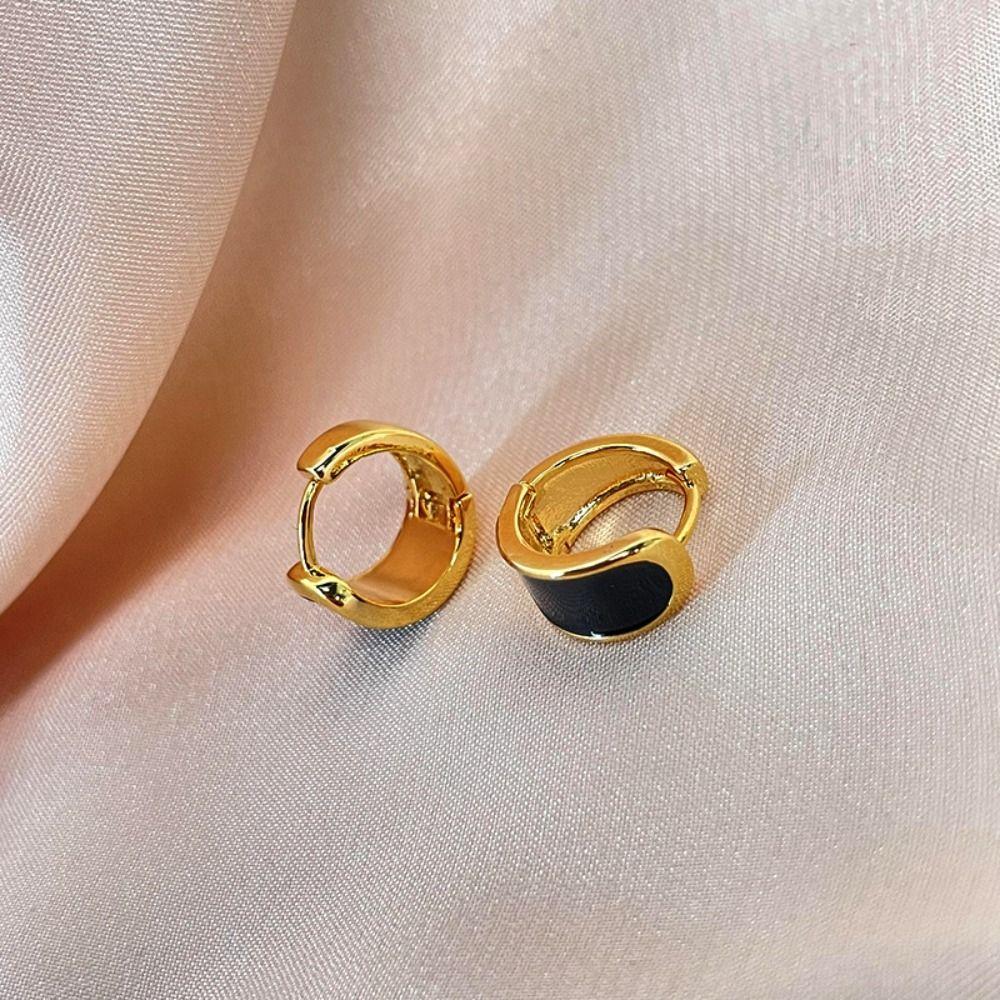 

Geometric Autumn Vintage Fashion French Round Korean Style Earrings Sweet Ear Buckle Women Earrings