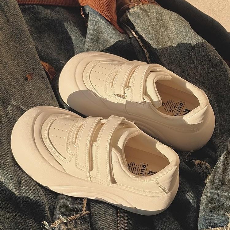 2025 Spring and Autumn New Big Head Casual Little White Shoes Women's Niche Heightening Board Shoes Velcro Platform Bread Shoes