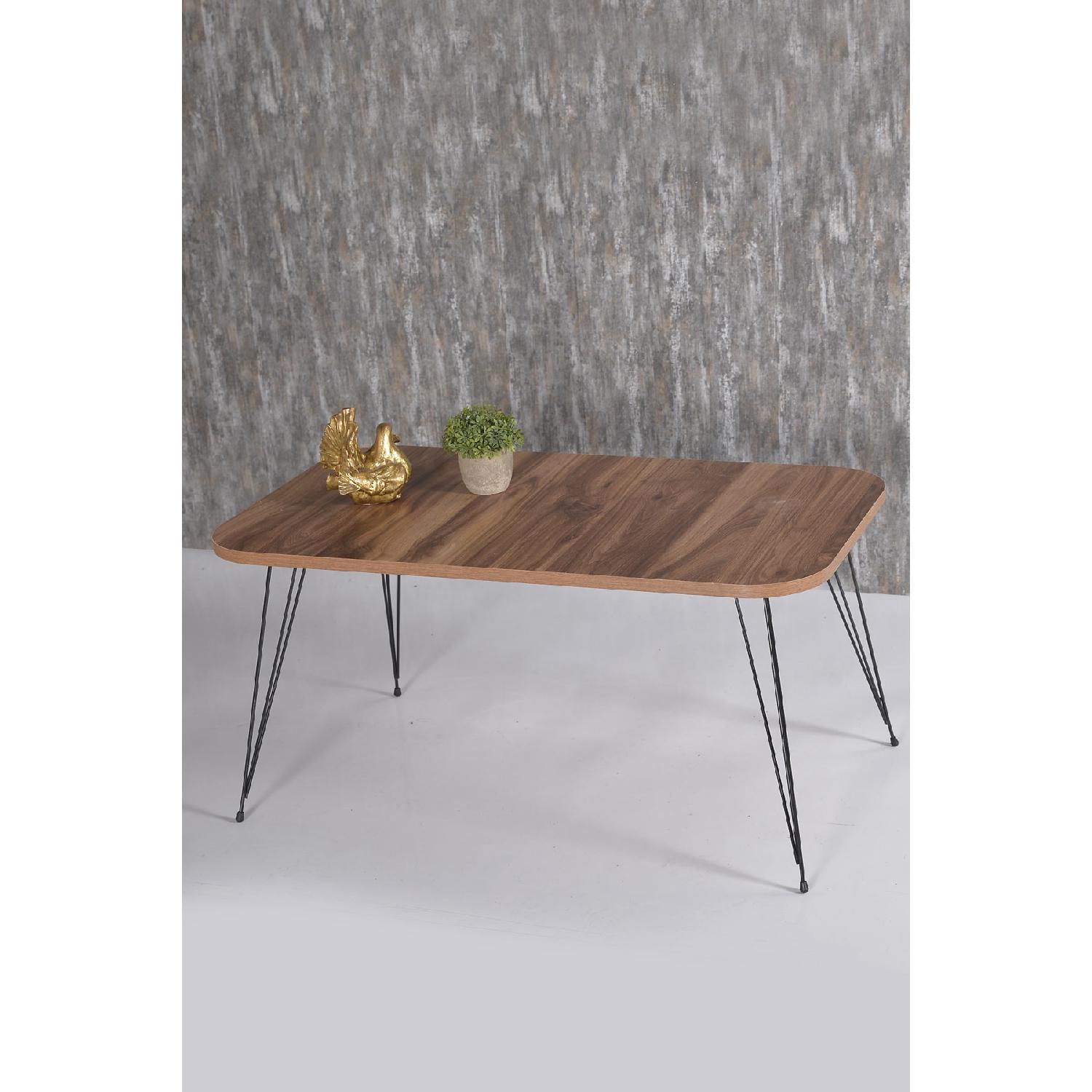 

Журнальный столик с проволочной ножкой из ореха Kr