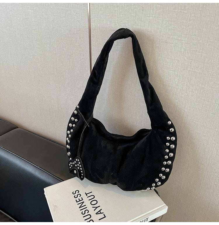 

Large capacity work tote bag women s 2025 new retro deerskin velvet underarm bag rivet shoulder bag tide чорний