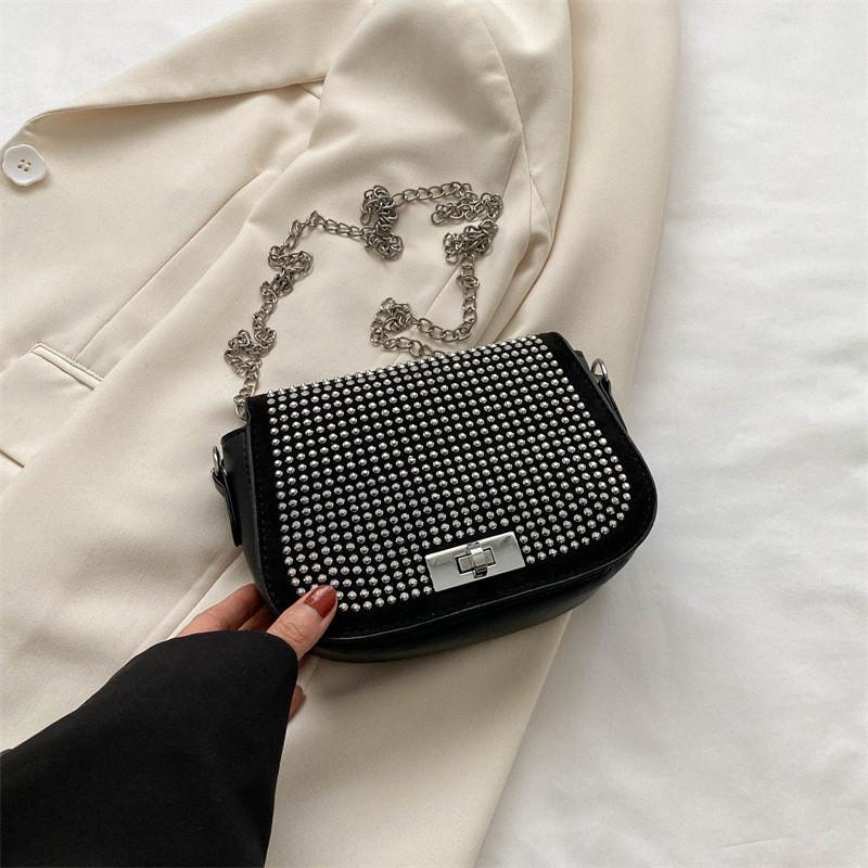 Stylish Trendy Chain Bag For Women Casual Commuting Shoulder Purse In Black White Khaki Silver