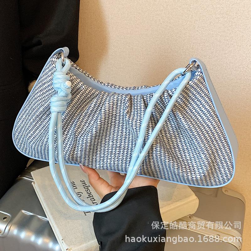 

Super fire niche pleated bag women s 2025 new summer versatile messenger bag exquisite shoulder underarm cloud bag коричневый