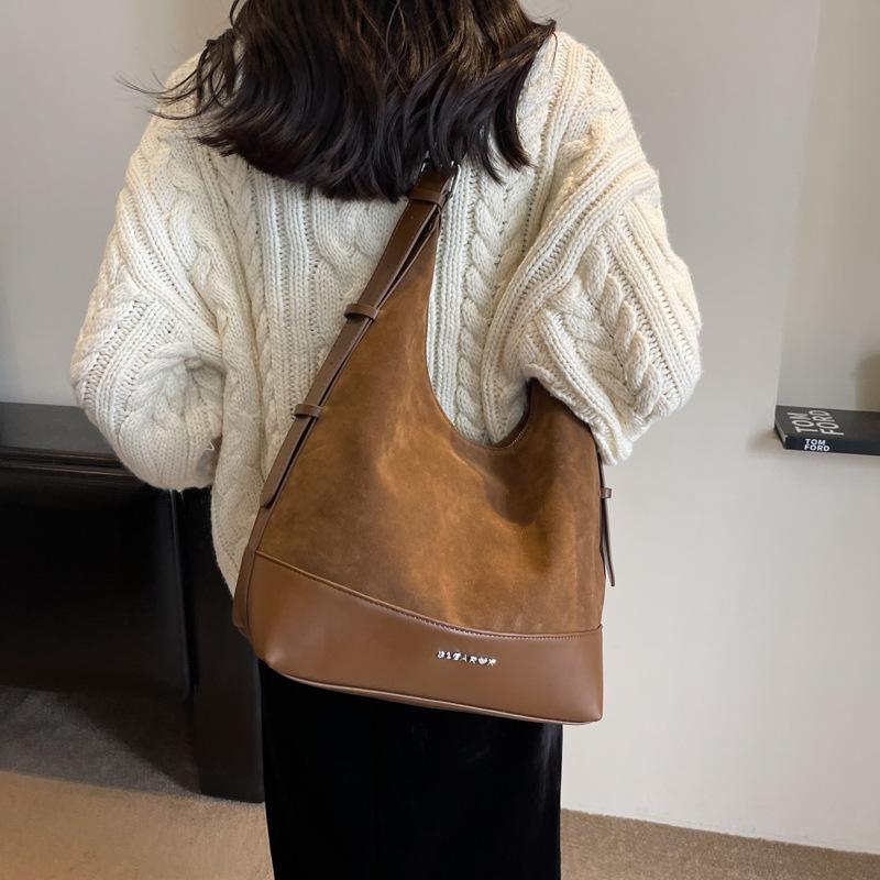 Suede Bag Women's Large Capacity 2025 New Autumn and Winter Retro Shoulder Underarm Bag Commuter Tote Bucket Bag
