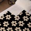 Kuschelige Weiche & Warme Flanelldecke, Schwarz-Weißer Blumendruck - Perfekt für Couch, Bett, Büro, Camping und Heimdekoration