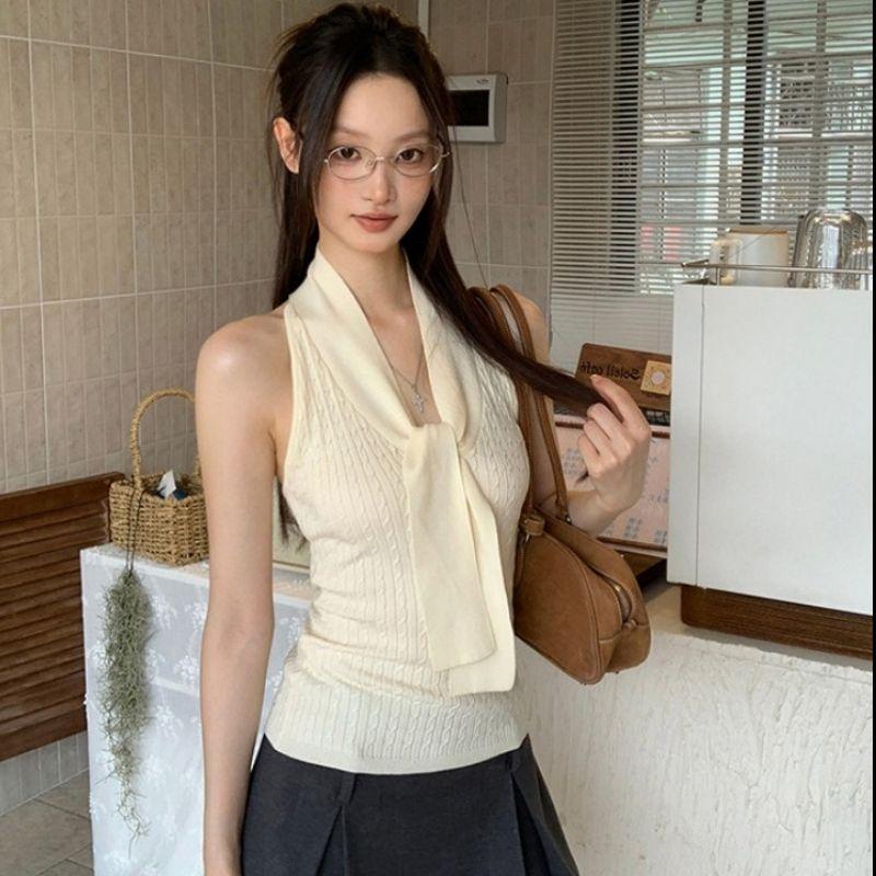 

Strap-back Tank Top for Women, New Summer Outerwear Style, Extremely Beautiful, Backless, High-end, Sleeveless, Neck-attached Top One size абрикосовий