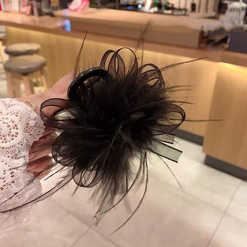 Luxury Black Feather Claw Hair Clip for Women's Updo Hairstyles