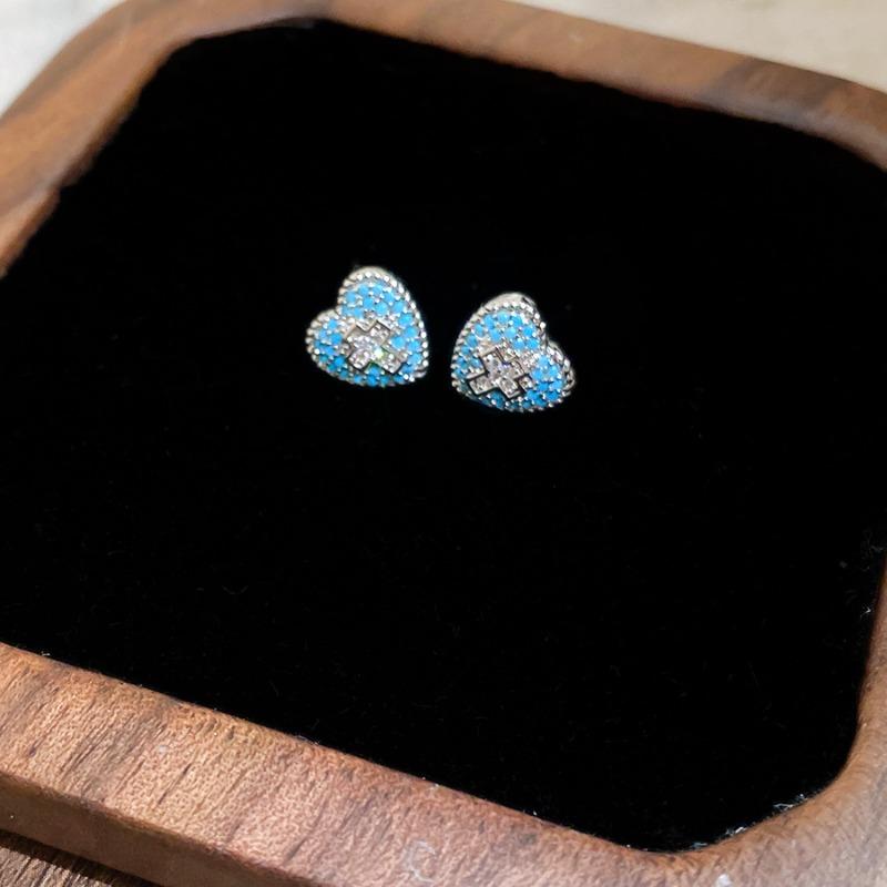 Silver needle love cross zircon stud earrings French retro simple earrings light luxury high-end earrings design sense niche