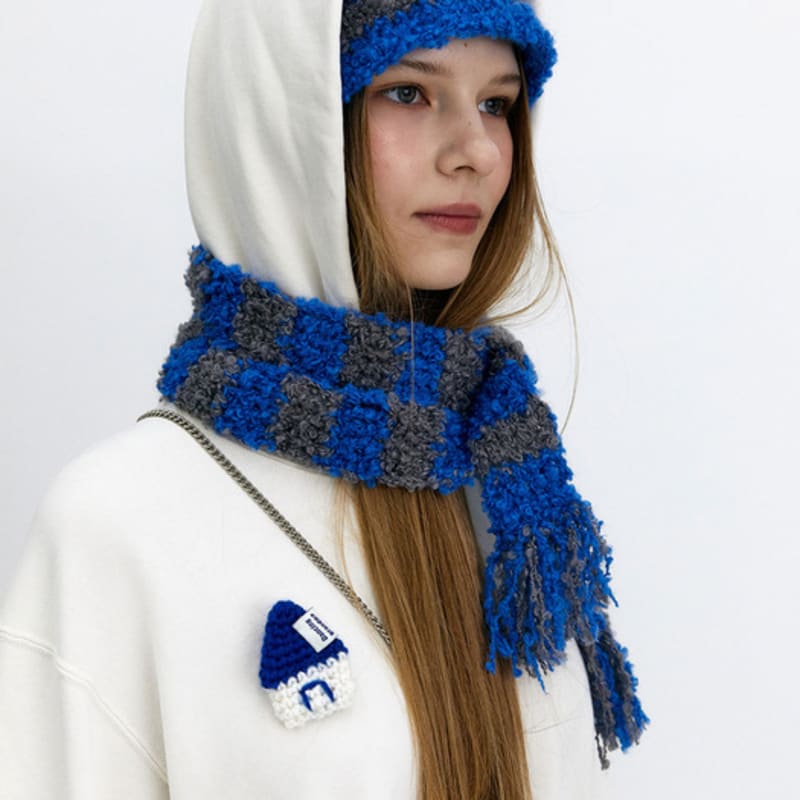 DANCING GRANDMA CURLY STRIPE MUFFLER : BLUE