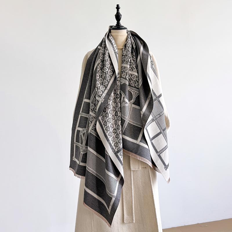 Elegant Leopard Print Scarf Imitation Cashmere Soft Warm Versatile Shawl Coldproof Windproof Blanket Scarf for Autumn Winter