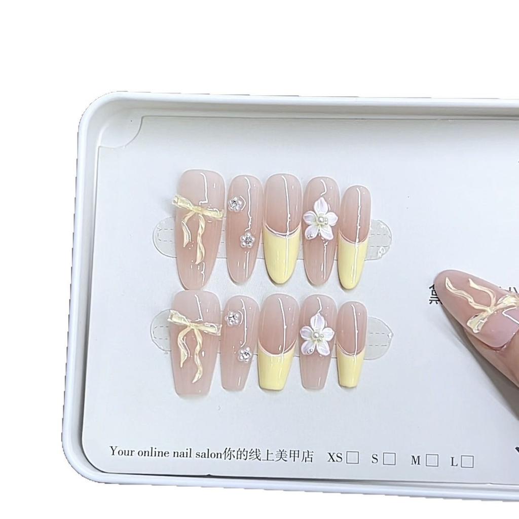 Reine Handgefertigte Rüstungs Käsecreme Gelb Dreidimensionales Relief Schmetterling Katzenauge Tragen Nagelkunst Patch