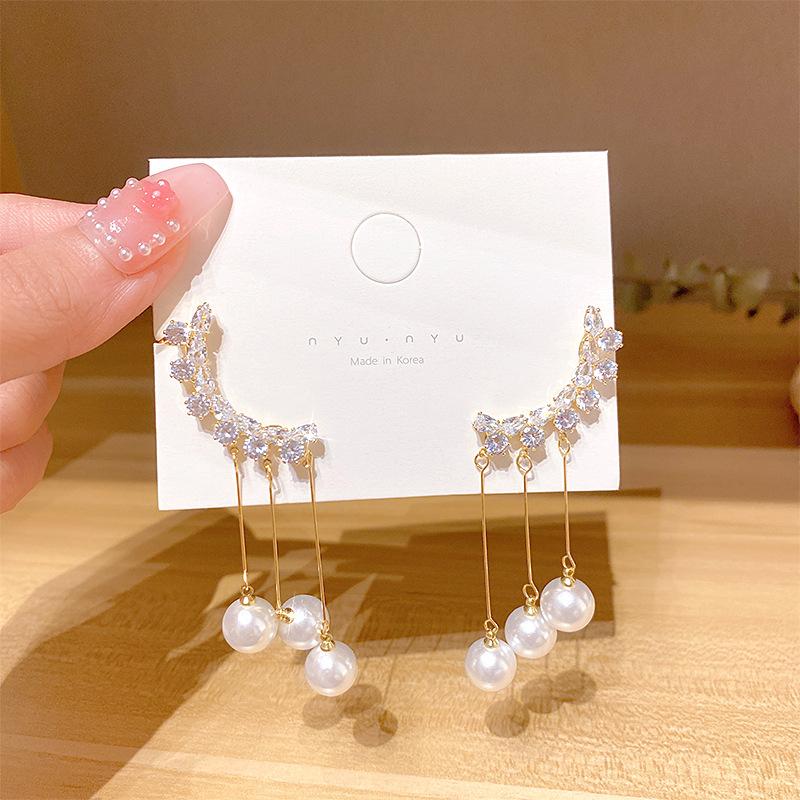 OEM Korean Fashion 18k Gold-plated Alloy Pearl Tassel Earrings One-piece Crystal Pearl Tassel Ear Clip Earrings