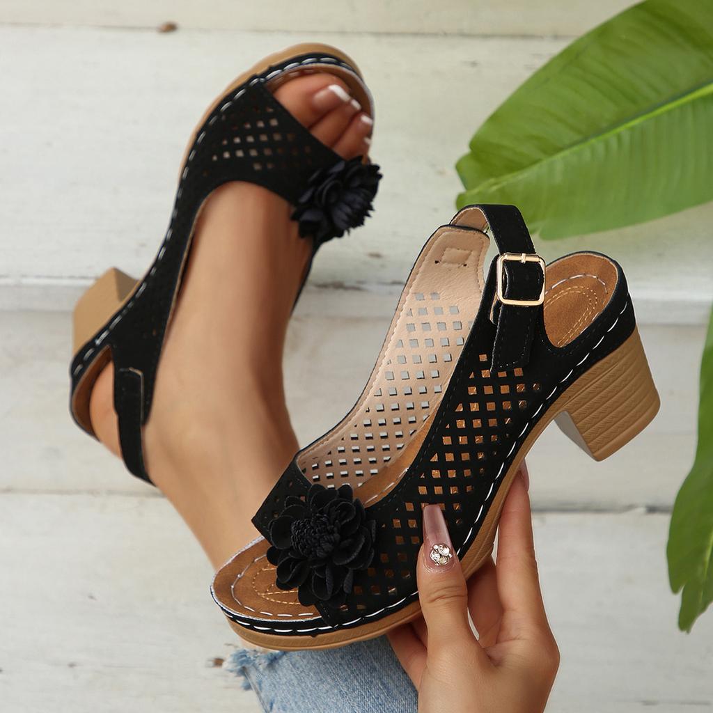 Large size flower high-heeled sandals women's summer 2025 new European and American fashion thick heel buckle women's sandals
