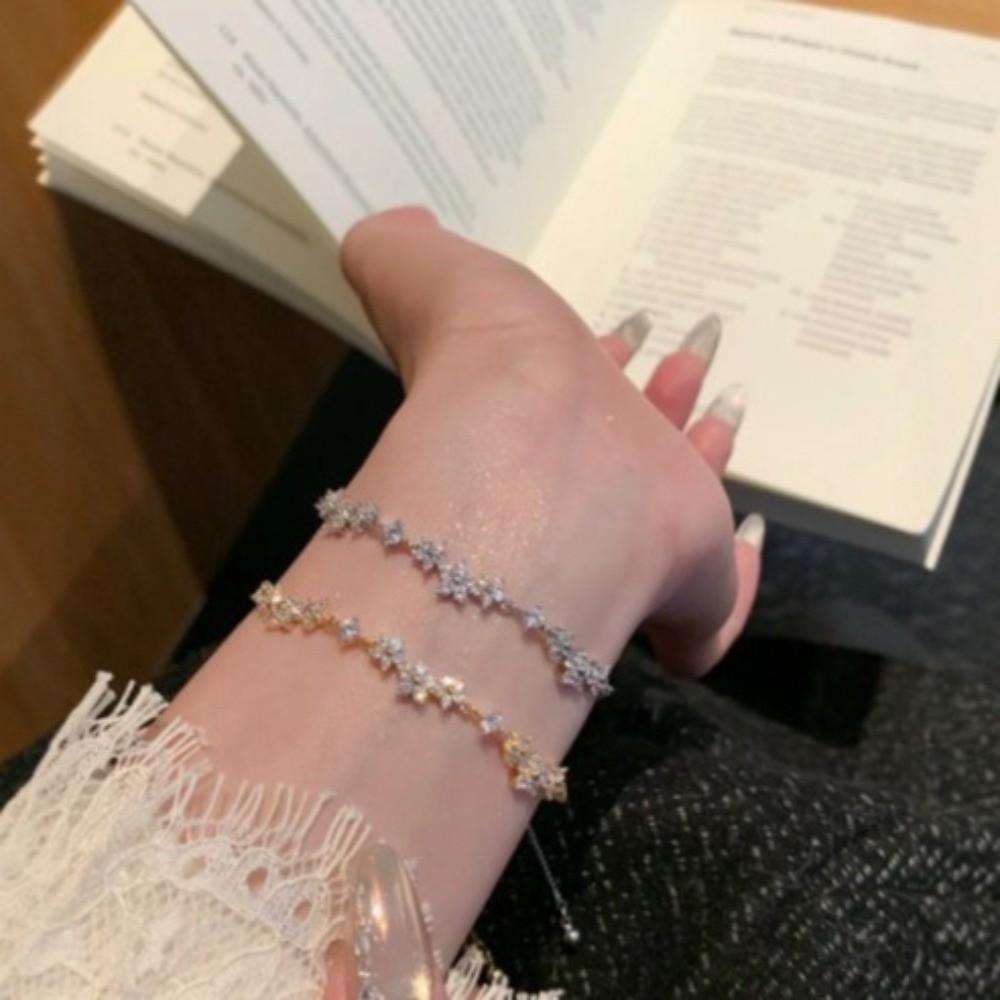 Elegant Pull Flower Bracelet Shiny Hand Chain Floral Adjustable Zircon Bracelet Hand Accessories