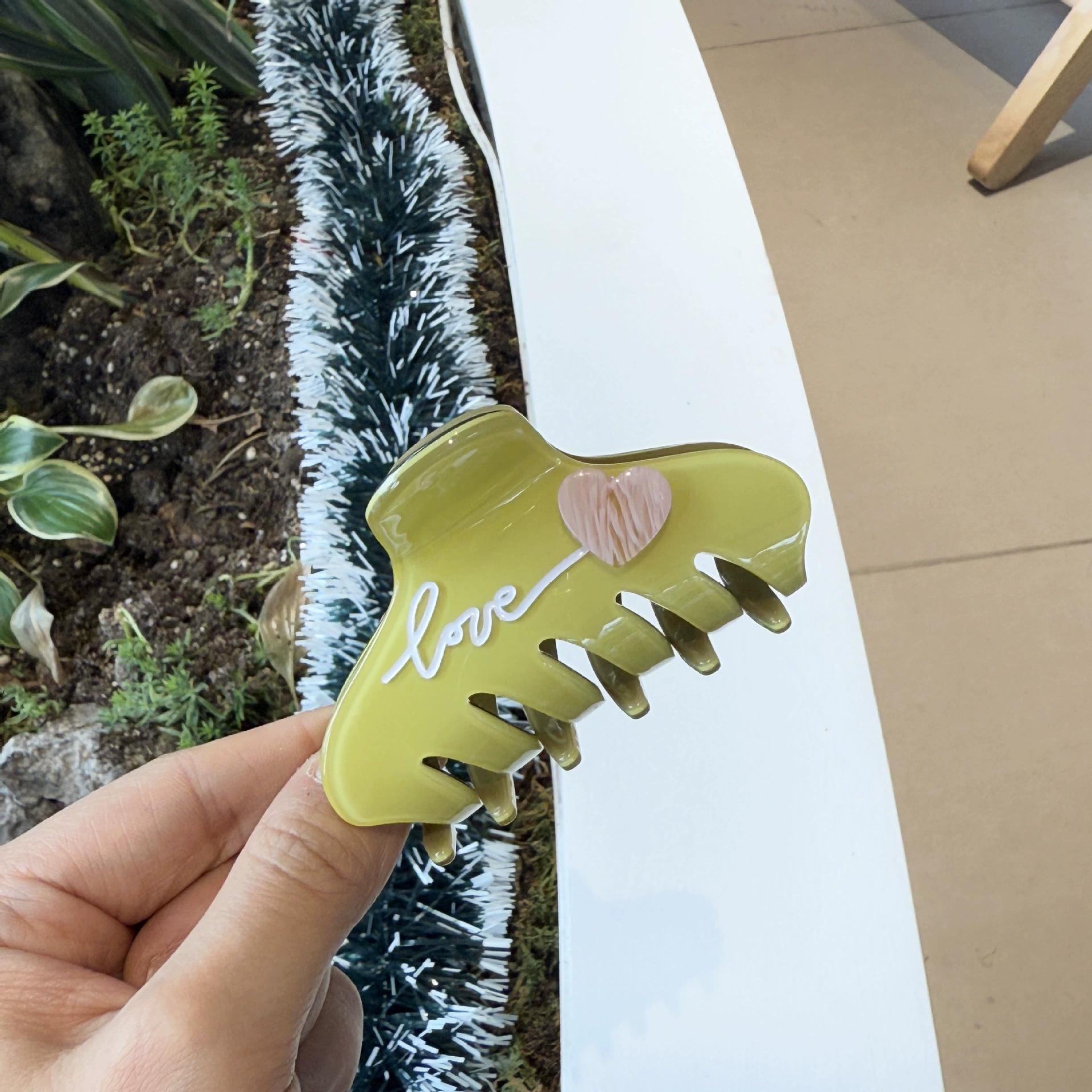 

Милая Мода 5 см Зажим для волос из уксусной кислоты Простой Милый Сердце Любовное письмо Желейный цвет Аксессуары для волос для милых девушек Hair Claws