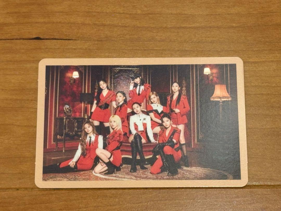 

[USED] TWICE Perfect World CD with trading card
