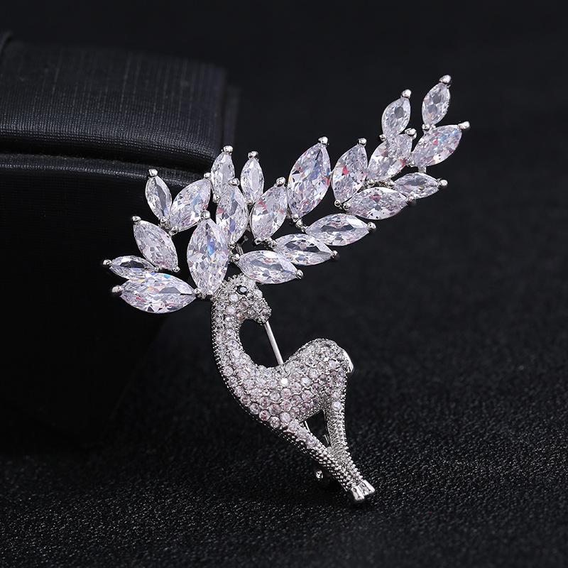 Crystal Micro-set Zircon Brooch Sika Deer Exquisite Super Shiny Jacket Coat Corsage Elk Pin with Accessories Women