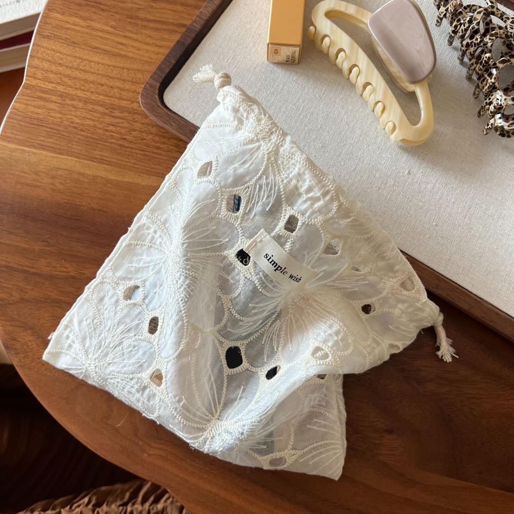 Vintage Beige Lace Embroidered Cosmetic Storage Bags Cotton Hollow Out Flower Drawstring Small Storage Bag Cloth Makeup Pouch
