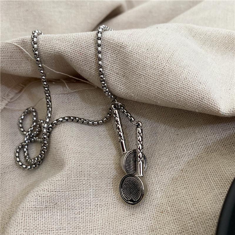 Hip Hop Necklace Headphones Retro Creative Street Personality Bouncing Alloy Pendant Jewelry Pendant