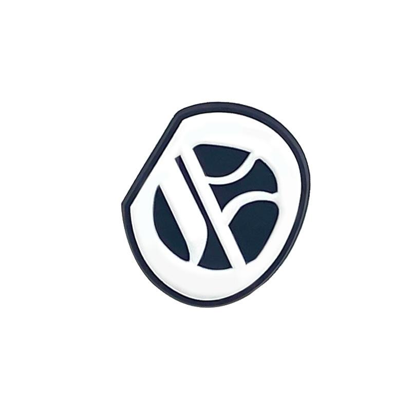 1 StückNeuer Stil Anhänger Altenglischer Buchstabe PVC Loch Schuh Schuhe Blume Silberner Buchstabe Schuhe Anhänger Schuhe Dekoratives Zubehör