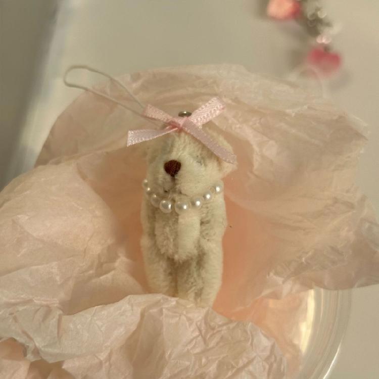 2Pieces Handmade Bear Bag Pendant Bear Phone Charm Stylish Bag Ornament Phone Pendant for Office and School Decorations