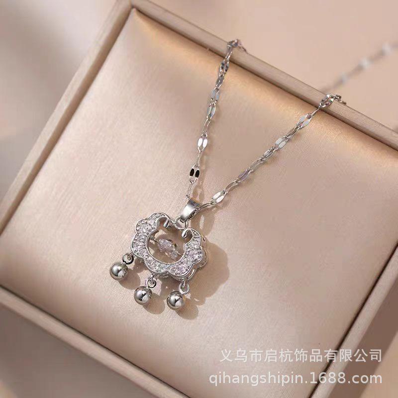 

Умный замок безопасности ожерелье женский ретро этнический стиль темперамент слегка инкрустированный кулон цепочка на шею