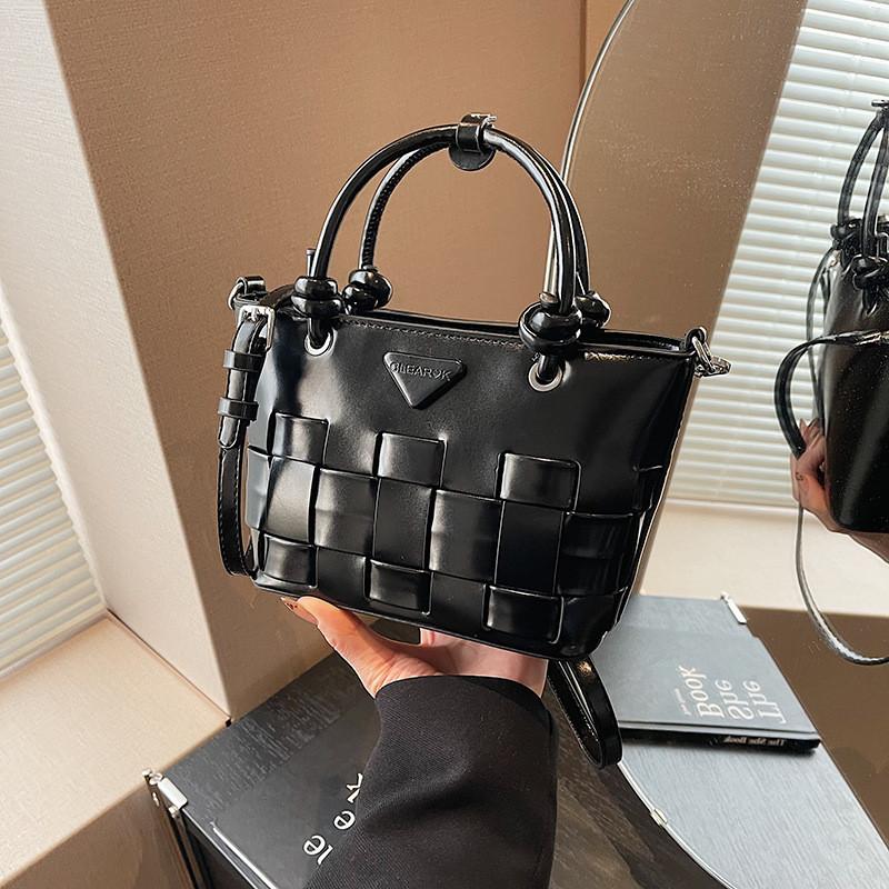 IELGY Bucket Bag Autumn Winter All-Match Fashion Niche Cross-Body Retro Handbag