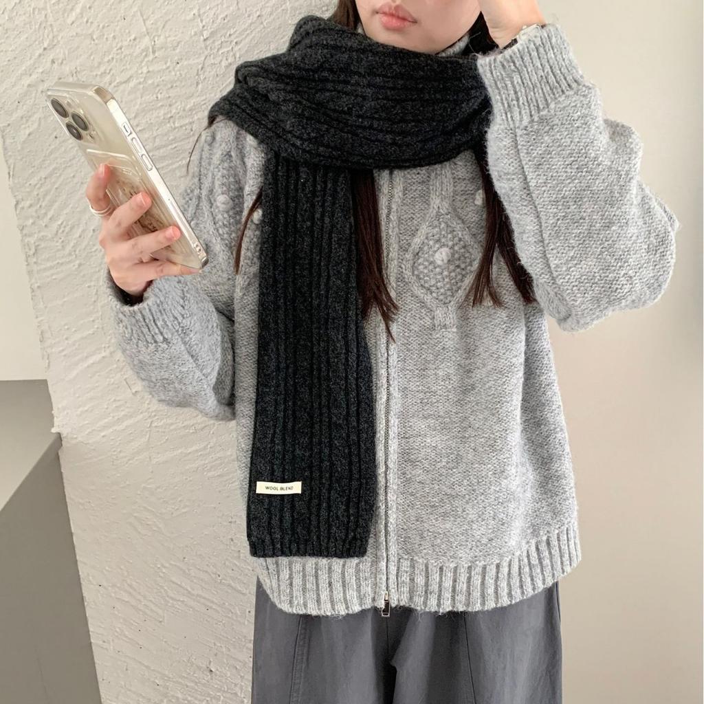Neuer Stil verdrehter Wollschal für Damen Winter Gestrickt Einfarbige Vielseitige Neue High-End Koreanischer Stil College-Trend