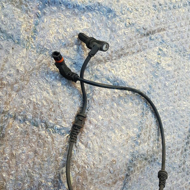 Front Left ABS Sensor for Mercedes-Benz E-Class W212 (2129055905)