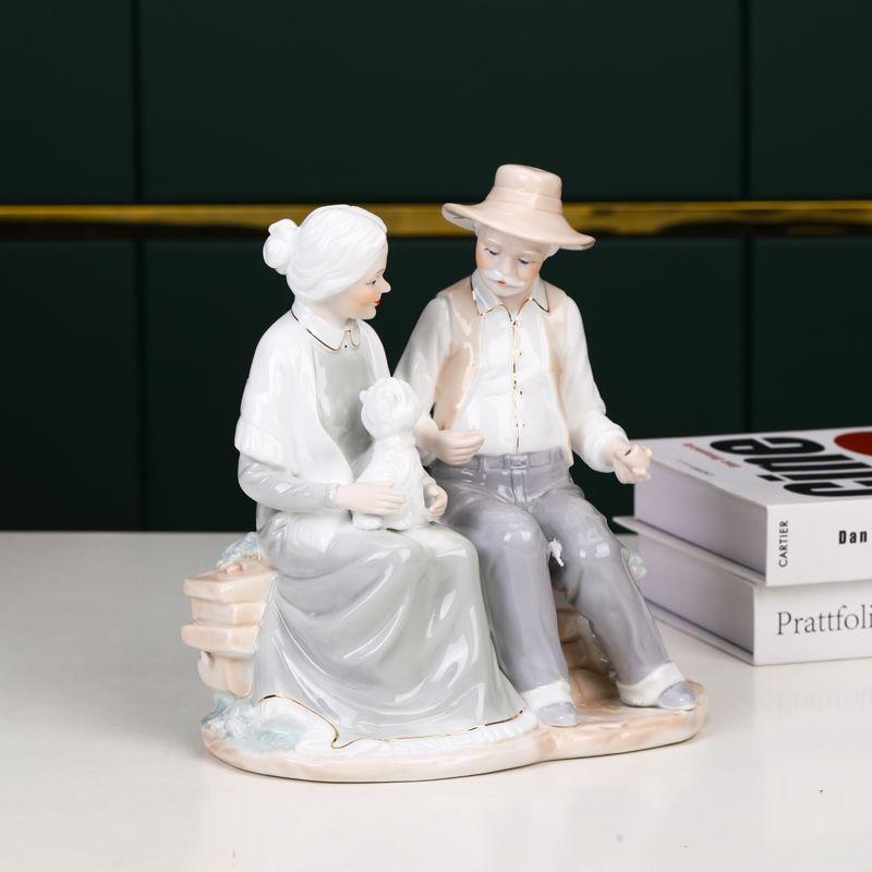Western Ceramic Elderly Couple Statue Desktop Handicrafts Home Bedroom Table Sculpture Decorative Item Wedding Anniversary Gifts