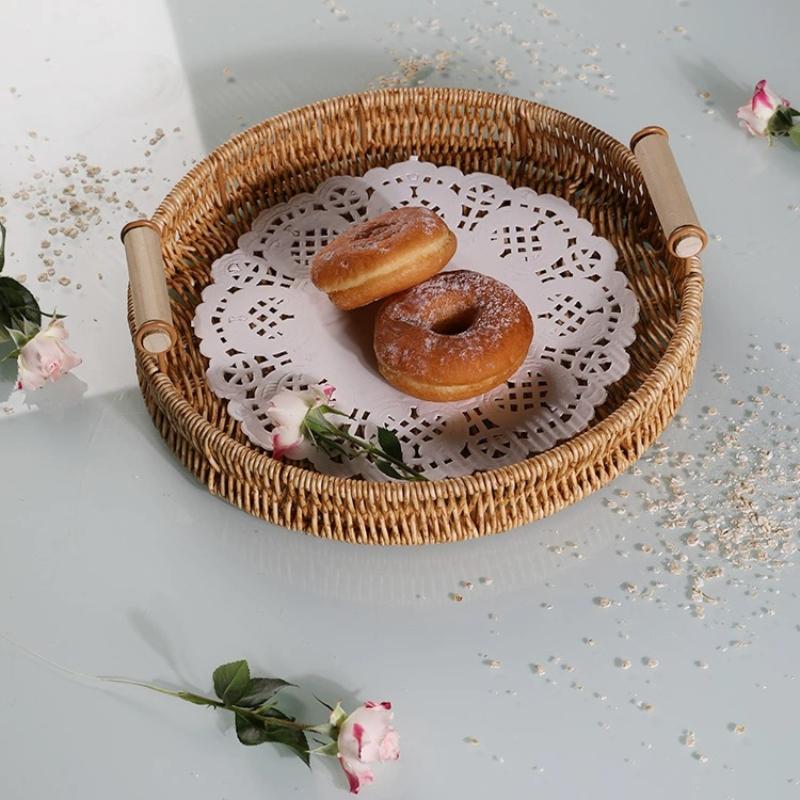 Kreativer japanischer Dessertteller aus natürlichem Rattan, runder Obstteller aus Holz, Campingzubehör für draußen, Küchenzubehör für Zuhause