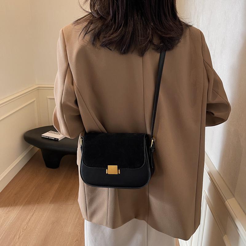 New Popular Bag Women 2025 New Retro Fashion High-end Single Shoulder Underarm Bag Red Crossbody Small Square Bag