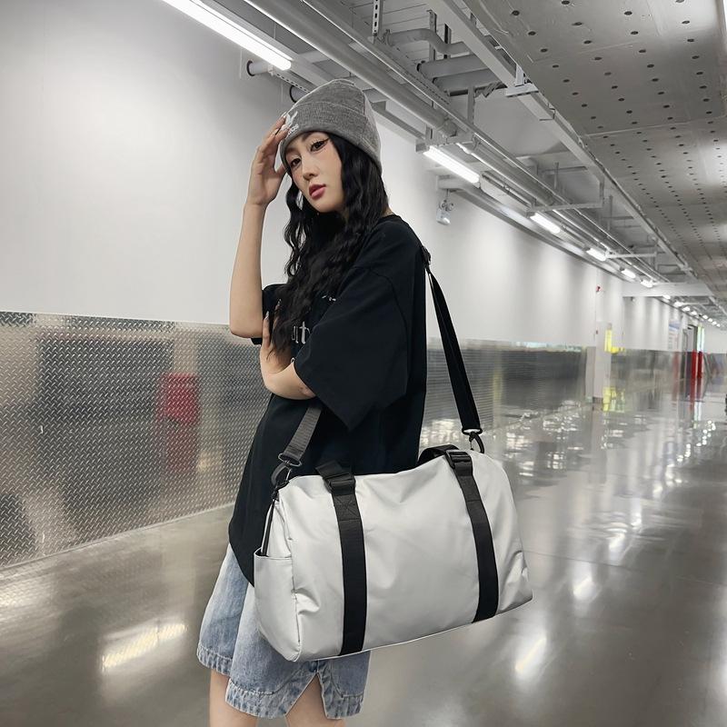 Couple Model Simple Casual Dry and Wet Separation Sports Gym Bag Can Be Used To Cover The Lever To Reduce Pressure on The Travel Bag